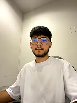 Snapshot of DanteRushh chatting on October 9, 2025, 12:03 pm DanteRushh online show from October 9, 2025, 12:03 pm