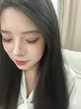 yuanyuanzi99 online show from September 8, 2025, 7:24 pm