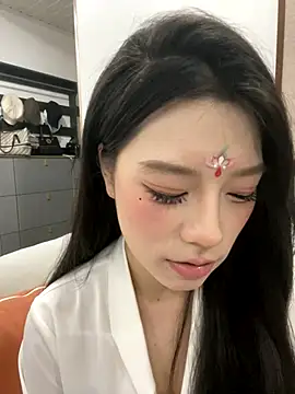 yuanyuanzi99 online show from September 27, 2025, 5:29 pm