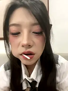 yuanyuanzi99 online show from October 16, 2025, 12:17 pm