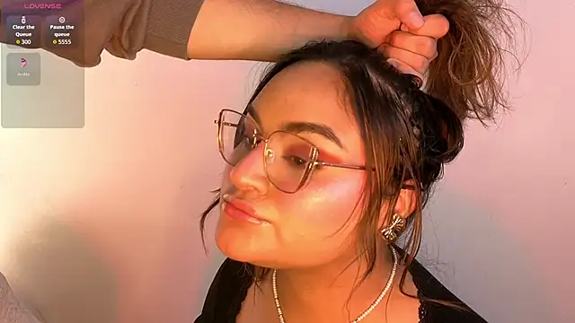 Snapshot of laurale_phillipe chatting on February 16, 2026, 11:23 pm laurale phillipe online show from February 16, 2026, 11:23 pm