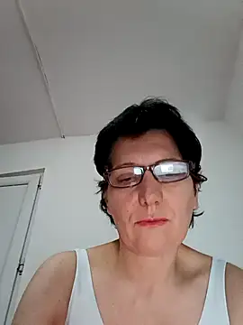 Snapshot of Vera_Elle chatting on October 8, 2025, 2:14 pm Vera Elle online show from October 8, 2025, 2:14 pm