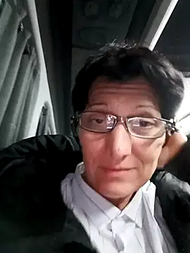 Snapshot of Vera_Elle chatting on October 12, 2025, 4:22 am Vera Elle online show from October 12, 2025, 4:22 am