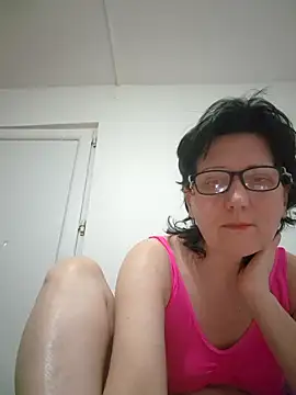 Snapshot of Vera_Elle chatting on April 8, 2026, 5:57 pm Vera Elle online show from April 8, 2026, 5:57 pm