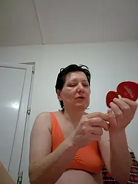 Snapshot of Vera_Elle chatting on April 20, 2026, 8:21 pm Vera Elle online show from April 20, 2026, 8:21 pm