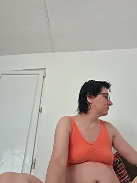 Snapshot of Vera_Elle chatting on May 6, 2026, 5:14 am Vera Elle online show from May 6, 2026, 5:14 am