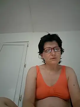Snapshot of Vera_Elle chatting on May 7, 2026, 4:56 pm Vera Elle online show from May 7, 2026, 4:56 pm