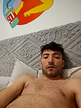 Snapshot of scopamiforte20cm chatting on April 27, 2026, 9:35 pm scopamiforte20cm online show from April 27, 2026, 9:35 pm