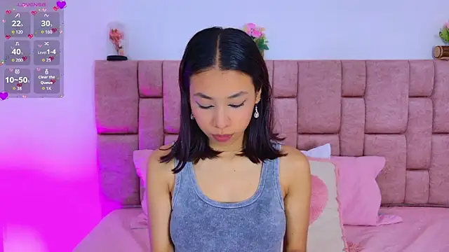 ScarlettLuxe online show from December 4, 2025, 7:22 pm