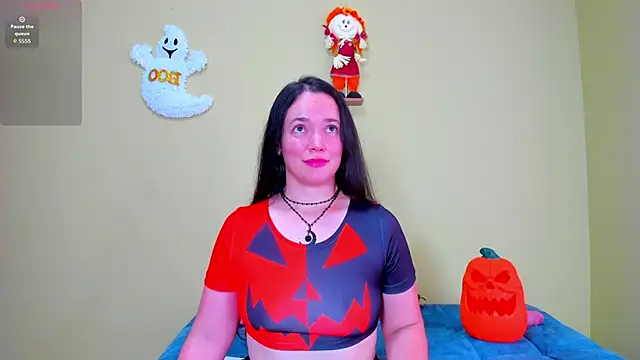 Snapshot of loreen_grey chatting on October 1, 2025, 8:15 pm loreen grey online show from October 1, 2025, 8:15 pm