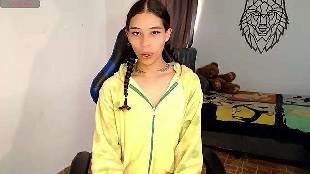 Sweet-Cris online show from November 28, 2025, 12:52 pm