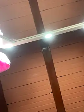 Rachellcooperrr online show from December 15, 2025, 6:39 am