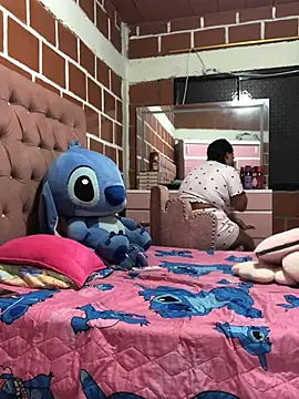 Rachellcooperrr online show from May 13, 2026, 2:31 am