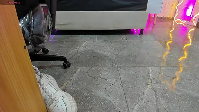 BLUE TAY1 online show from October 25, 2025, 11:40 am