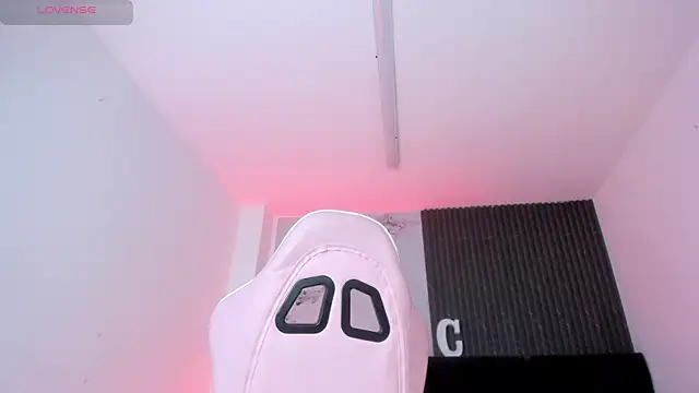 chloesagee online show from May 2, 2026, 10:26 pm