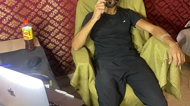 Snapshot of JUSTFORRICH chatting on October 10, 2025, 8:52 pm JUSTFORRICH online show from October 10, 2025, 8:52 pm