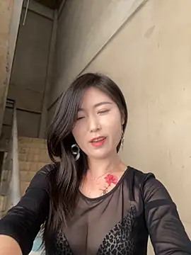 xtt1689999 online show from November 13, 2025, 3:49 am