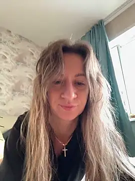 Snapshot of EvvaMur chatting on March 5, 2026, 1:56 am EvvaMur online show from March 5, 2026, 1:56 am