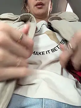 Snapshot of EvvaMur chatting on March 11, 2026, 2:39 am EvvaMur online show from March 11, 2026, 2:39 am