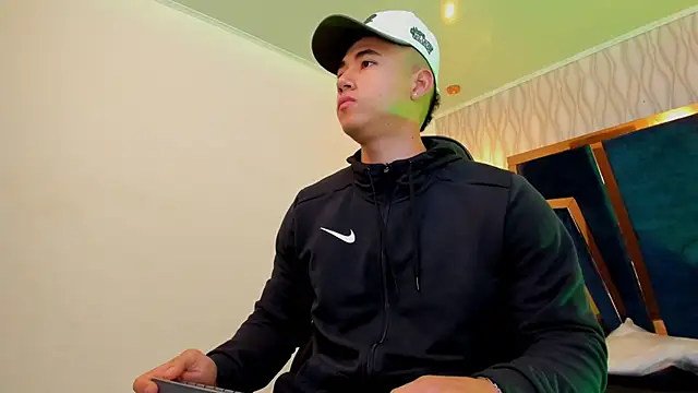 Snapshot of Draven_Marceaux chatting on September 9, 2025, 11:21 am Draven Marceaux online show from September 9, 2025, 11:21 am