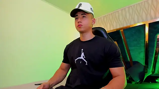 Snapshot of Draven_Marceaux chatting on September 11, 2025, 11:21 am Draven Marceaux online show from September 11, 2025, 11:21 am