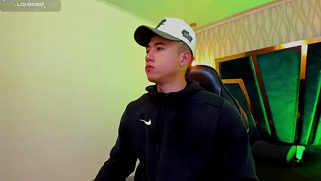 Snapshot of Draven_Marceaux chatting on September 22, 2025, 11:34 am Draven Marceaux online show from September 22, 2025, 11:34 am