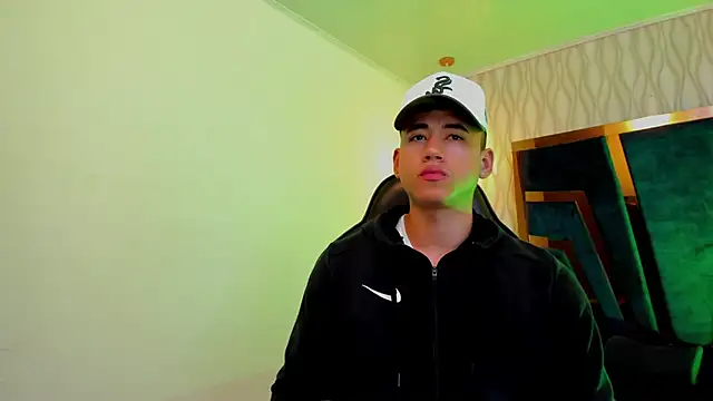 Snapshot of Draven_Marceaux chatting on September 25, 2025, 11:36 am Draven Marceaux online show from September 25, 2025, 11:36 am