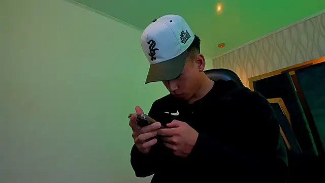 Snapshot of Draven_Marceaux chatting on October 13, 2025, 11:32 am Draven Marceaux online show from October 13, 2025, 11:32 am