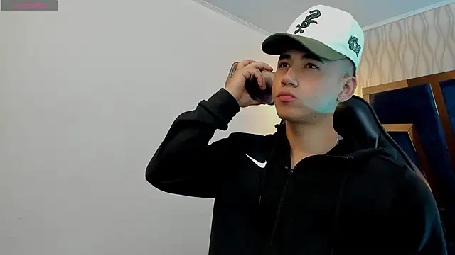 Snapshot of Draven_Marceaux chatting on October 15, 2025, 11:21 am Draven Marceaux online show from October 15, 2025, 11:21 am