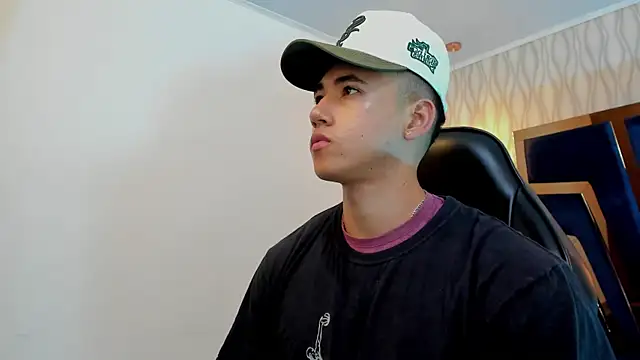 Snapshot of Draven_Marceaux chatting on October 17, 2025, 11:46 am Draven Marceaux online show from October 17, 2025, 11:46 am