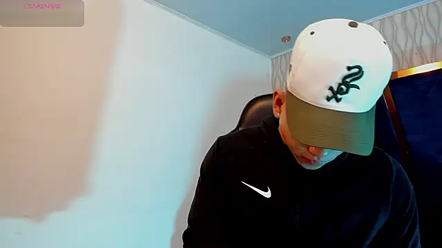 Snapshot of Draven_Marceaux chatting on October 21, 2025, 11:22 am Draven Marceaux online show from October 21, 2025, 11:22 am