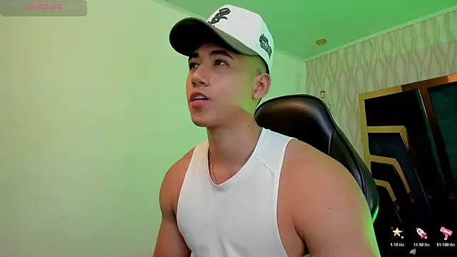 Snapshot of Draven_Marceaux chatting on October 29, 2025, 11:23 am Draven Marceaux online show from October 29, 2025, 11:23 am