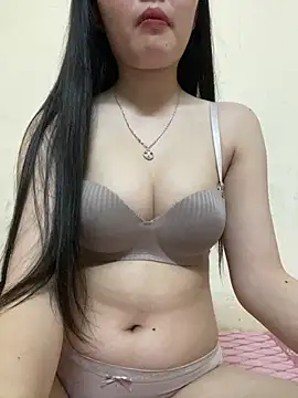 Xu Xubaby online show from December 18, 2025, 11:49 am