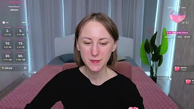 Snapshot of LuluChiiii chatting on October 20, 2025, 10:05 am LuluChiiii online show from October 20, 2025, 10:05 am