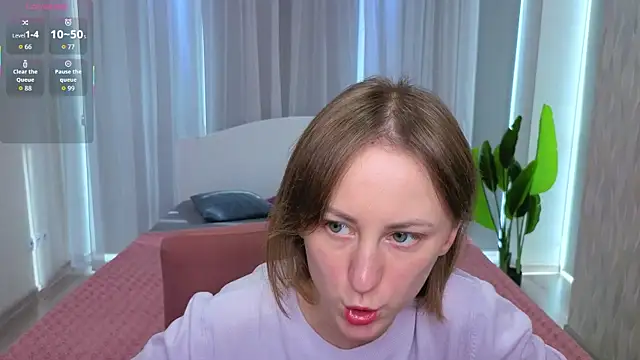 Snapshot of LuluChiiii chatting on October 23, 2025, 10:25 am LuluChiiii online show from October 23, 2025, 10:25 am
