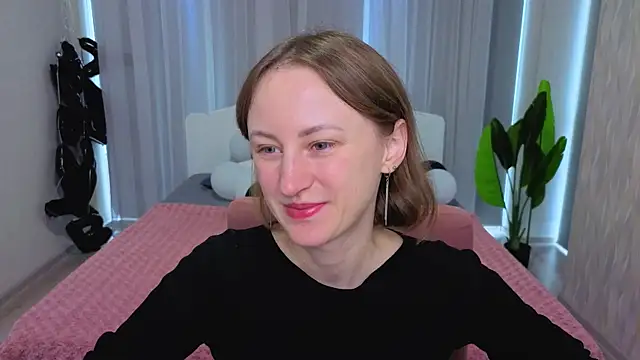 LuluChiiii online show from November 10, 2025, 10:47 am