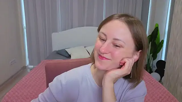 LuluChiiii online show from November 20, 2025, 10:48 am