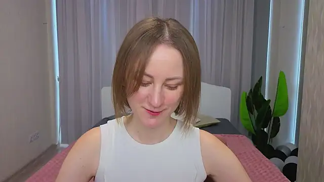 LuluChiiii online show from November 28, 2025, 10:51 am