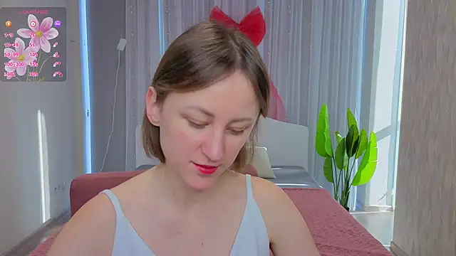 LuluChiiii online show from February 10, 2026, 10:19 am