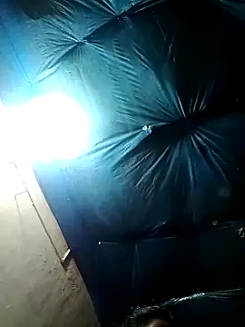 Anisha 001 online show from October 22, 2025, 1:33 pm