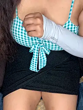 Snapshot of linishal chatting on November 6, 2025, 5:25 pm linishal online show from November 6, 2025, 5:25 pm