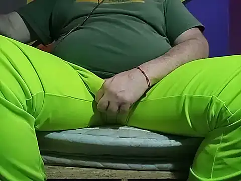 Snapshot of BabyBearMilk chatting on November 13, 2025, 5:50 am BabyBearMilk online show from November 13, 2025, 5:50 am