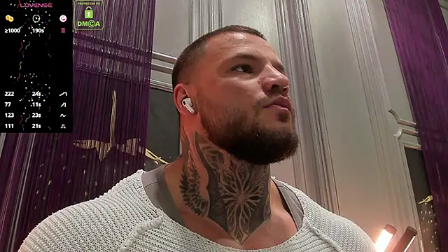 Snapshot of OliverSport chatting on October 17, 2025, 3:47 pm OliverSport online show from October 17, 2025, 3:47 pm