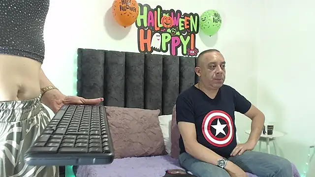 Snapshot of GabrielandAbigail chatting on October 29, 2025, 9:05 pm GabrielandAbigail online show from October 29, 2025, 9:05 pm