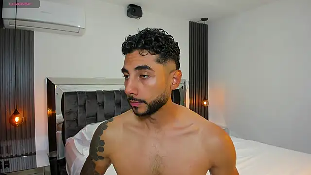 Snapshot of MARC_THOMPSON_ chatting on September 14, 2025, 1:05 am MARC THOMPSON online show from September 14, 2025, 1:05 am