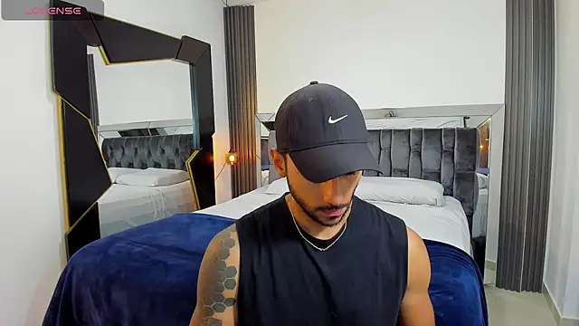 Snapshot of MARC_THOMPSON_ chatting on November 3, 2025, 11:37 pm MARC THOMPSON online show from November 3, 2025, 11:37 pm