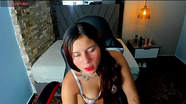 MARINETOMMY online show from September 18, 2025, 2:35 am