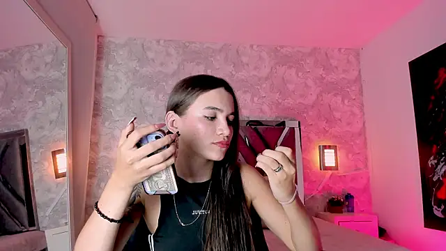 aitana baker  online show from January 14, 2026, 6:13 pm