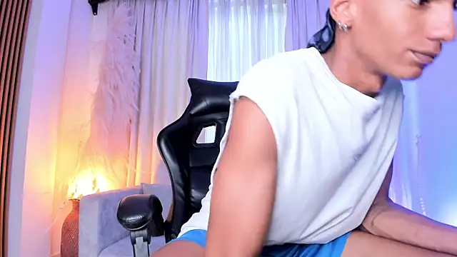Snapshot of JulienSaint chatting on September 24, 2025, 11:57 am JulienSaint online show from September 24, 2025, 11:57 am