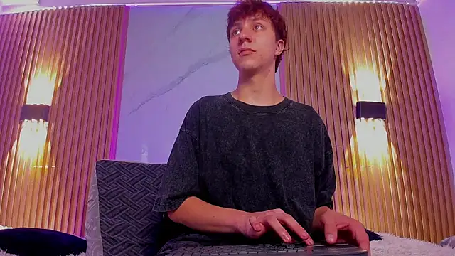 IM DAREN online show from October 18, 2025, 11:44 am